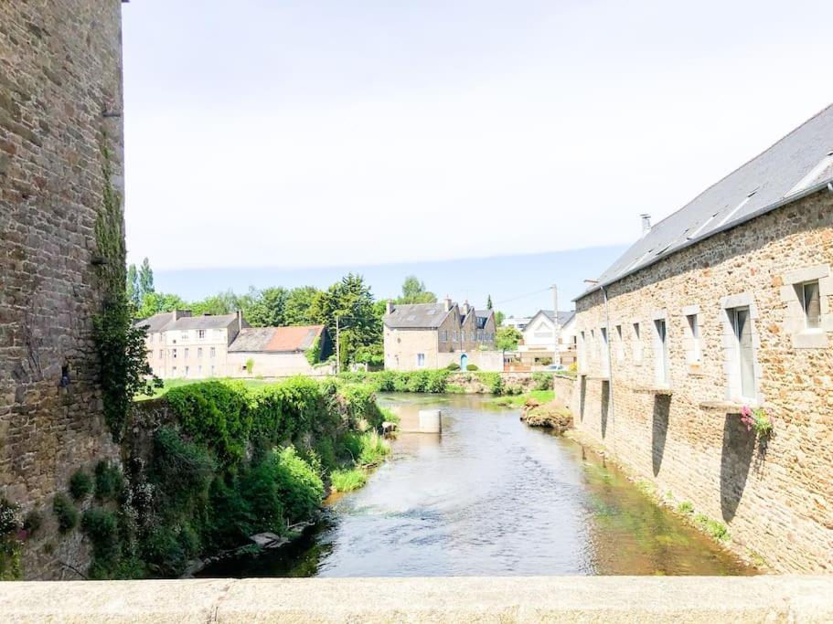 Nouveau ** Le Raffine Au Coeur De Guingamp ** Parking Extérieur photo