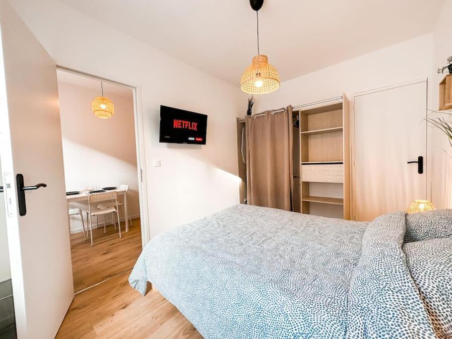 Nouveau ** Le Raffine Au Coeur De Guingamp ** Parking Extérieur photo