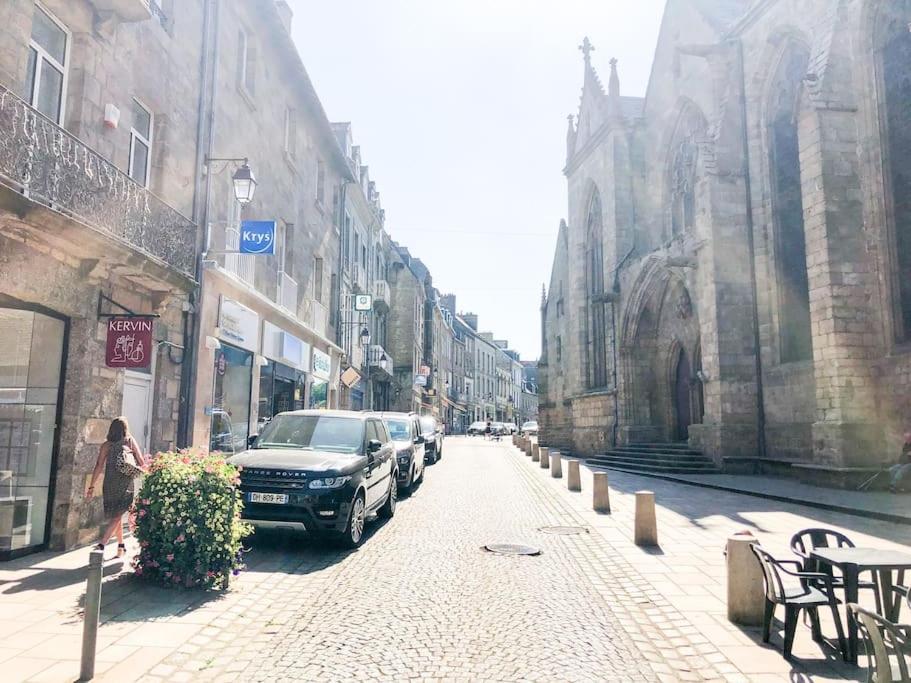 Nouveau ** Le Raffine Au Coeur De Guingamp ** Parking Extérieur photo