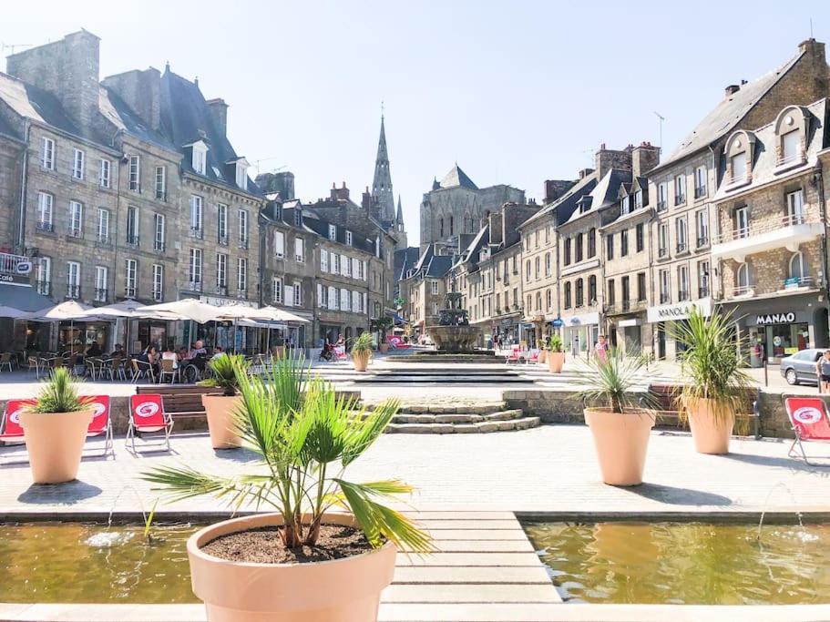 Nouveau ** Le Raffine Au Coeur De Guingamp ** Parking Extérieur photo