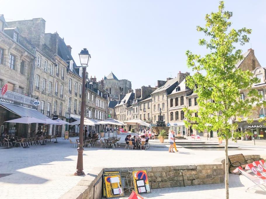 Nouveau ** Le Raffine Au Coeur De Guingamp ** Parking Extérieur photo