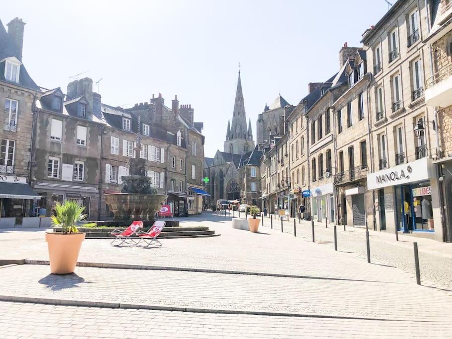 Nouveau ** Le Raffine Au Coeur De Guingamp ** Parking Extérieur photo
